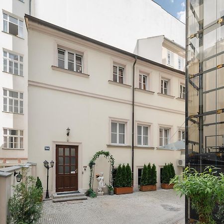 Hotel Liliová Garden Praga Exterior foto