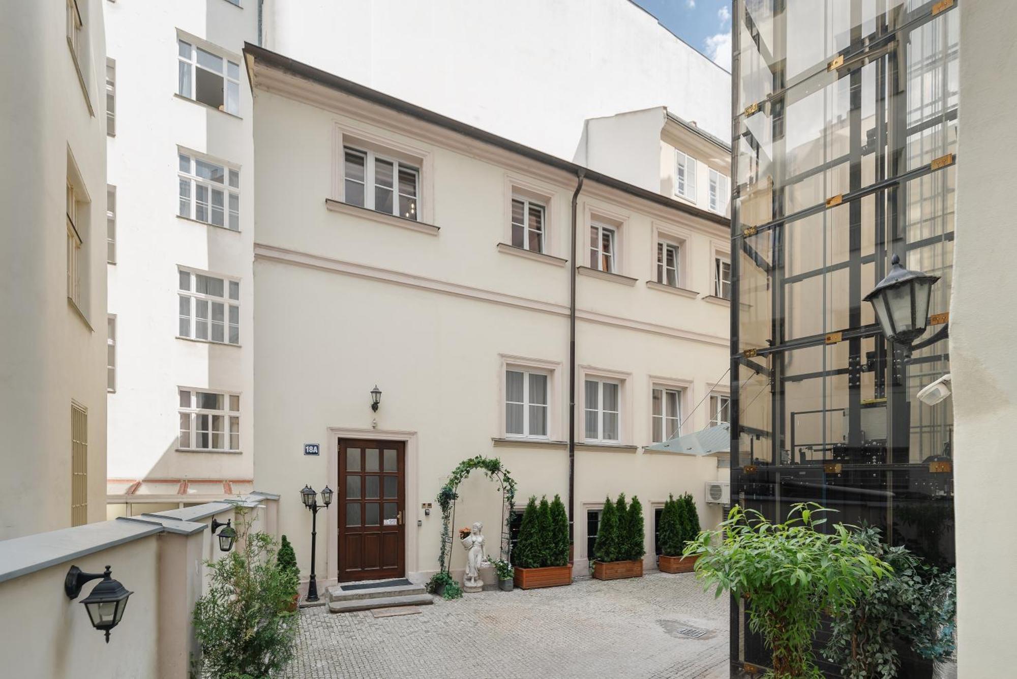 Hotel Liliová Garden Praga Exterior foto